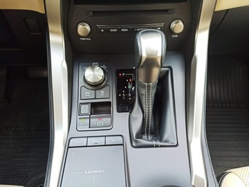 Lexus NX I SUV Facelifting 300h 197KM 2018 Lexus NX Salon, 2 wł., AWD, Bogata Wer., Serwis,, zdjęcie 17