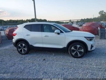Volvo XC40 2023 Volvo XC 40 B5 Plus Bright Theme 2023 2.0l 2.0 Benzyna 247KM, zdjęcie 6