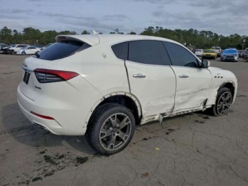 Maserati Levante 2022 Maserati Levante GT, 2022r., 4x4, 3.0L 3.0 Benzyna 345KM, zdjęcie 3