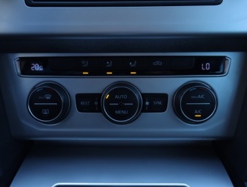 Volkswagen Passat B8 Variant 2.0 TDI 150KM 2015 VW Passat 2.0 TDI, Automat, Klima, Klimatronic, zdjęcie 17