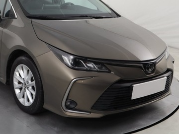 Toyota Corolla XII Sedan 1.5 VVT-i 125KM 2022 Toyota Corolla 1.5 VVT-i, Salon Polska, zdjęcie 17