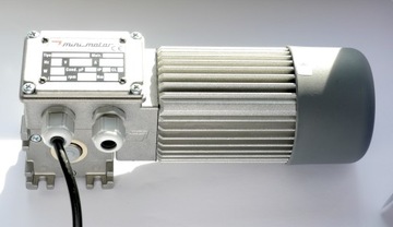 Минимотор-редуктор 230/400 В 560 об/мин 1,2 Нм