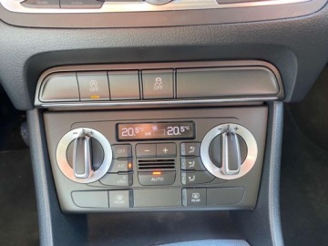 Audi Q3 I SUV 2.0 TDI 140KM 2013 Audi Q3 Nawigacja Klimatyzacja Parktronic El.szyby El.lusterka Alufelgi 2.0, zdjęcie 9