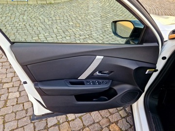 Citroen C4 III SUV 1.5 BlueHDi 131KM 2021 Citroen C4 Hed-Up. Automat. Asystent pasa, zdjęcie 15