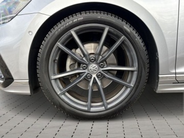 Volkswagen Passat B8 Variant 2.0 TDI BlueMotion SCR 190KM 2019 Volkswagen Passat TDI 190KM Highline R-Line Panorama Kam. 360 Keyless, zdjęcie 8