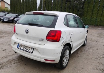 Volkswagen Polo V 2015 Volkswagen Polo 2015r, 1.2 Benzyna. Lekko uszkodzony prawy bok. Jezdzi., zdjęcie 2