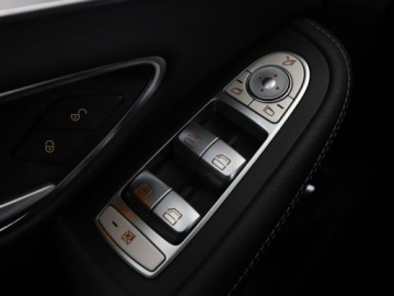 Mercedes Klasa C W205 Limuzyna 180 156KM 2018 Mercedes C 180 automat półskóra klima auto, zdjęcie 35