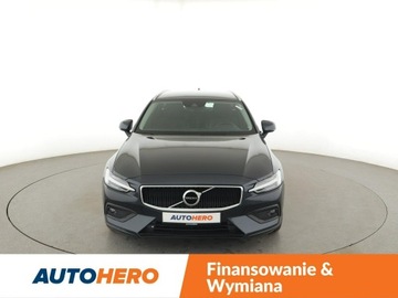 Volvo V60 I Kombi Facelifting 2.0 D4 DRIVE-E 190KM 2018 Volvo V60 2.0 D4 Automat Momentum Nawigacja, zdjęcie 10
