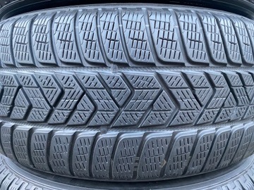 4 зимних покрышки PIRELLI SCORPION 255/55/18 XL Run Flat, в очень хорошем состоянии!