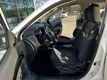 Mitsubishi Outlander III SUV Facelifting 2017 2.0 150KM 2018 Mitsubishi Outlander 7-osób! 1-rej.2019 Łopatki, zdjęcie 9
