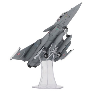 Сплавная модель истребителя в масштабе 1:7.