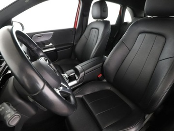 Mercedes Klasa B W247 Sports Tourer 1.3 B180  136KM 2019 Mercedes B 180 Automat, Kamera, Navi, Aut.klima,, zdjęcie 12