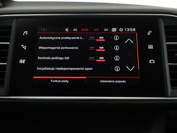 Peugeot 308 II Hatchback Facelifting 1.2 PureTech 130KM 2018 Peugeot 308 Automat Navi Klimatyzacja Kamera, zdjęcie 26