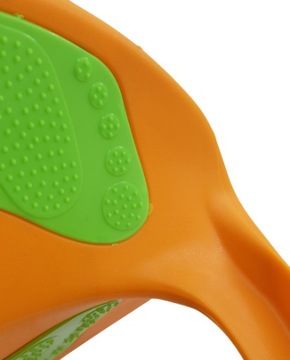 Гравитационная езда на автомобиль апельсиновой автомобиль