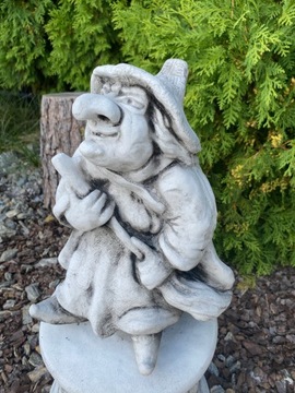 Фигурки троллей, бетонные фигурки Бабы Яги из бетона для сада.Украшение троллей