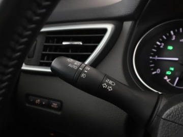 Nissan Qashqai II Crossover Facelifting 1.3DIG-T 140KM 2019 Nissan Qashqai klima auto navi kamera i czujniki, zdjęcie 30