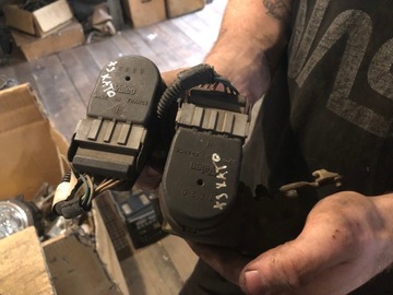 JEEP CHEROKEE XJ - MOTOREK REGULACE VÝŠKY SVĚTLOMET