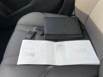 Volvo V40 II Hatchback Facelifting 2.0 D2 120KM 2017 Volvo V40 CROSS COUNTRY LEDY NAWIGACJA PARKTRONIC KLIMA PODGRZEWANE FOTELE, zdjęcie 22