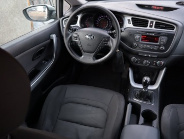 Kia Ceed II Kombi 1.6 CRDi 110KM 2014 Kia Ceed 1.6 CRDi, Salon Polska, Serwis ASO, zdjęcie 6