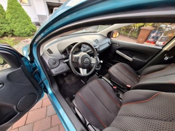 Mazda 2 II Hatchback 3d Facelifting 1.3 MZR 75KM 2012 Mazda 2 Klimatyzacja Serwisowany Garażowany Stan, zdjęcie 14