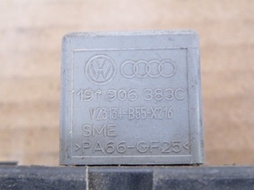 Audi A8 D2 A6 C5 A4 B5 блок предохранителей реле 8L0941822