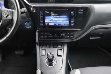 Toyota Auris II Hatchback 5d Facelifting 1.8 Hybrid 136KM 2015 Toyota Auris Hybrid, Salon Polska, Serwis ASO, zdjęcie 11