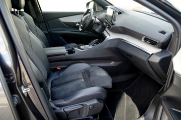 Peugeot 5008 II Crossover Facelifting 1.6 PureTech 180KM 2022 Peugeot 5008 GT kamera Skora adc NawI, zdjęcie 25