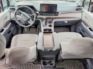 Toyota Sienna III 2021 Toyota Sienna Le 2021 2.5 Hybryda 245KM, zdjęcie 8