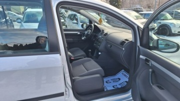 Volkswagen Touran II 1.6 TDI 105KM 2010 Volkswagen Touran 7 Miejsc, zdjęcie 11