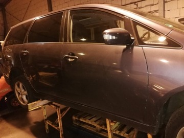 DVEŘE PŘEDNÍ PRAVÉ GRANDIS 2007R BARVA A72