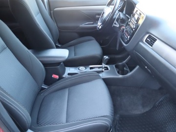 Mitsubishi Outlander III SUV Facelifting 2015 2.0 MIVEC 150KM 2016 Mitsubishi Outlander 2.0, Salon Polska, 4X4, zdjęcie 8