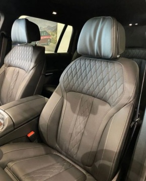 BMW X7 SUV M Facelifting 4.4 M60i 530KM 2025 BMW X7 M60i - Samochod dostepny od reki 4.4 Benzyna 530KM, zdjęcie 2