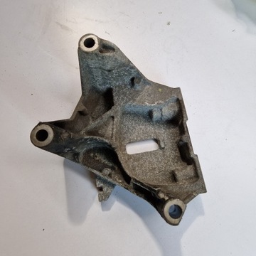 OPEL CORSA E 1.2 UCHYCENÍ MOTORU