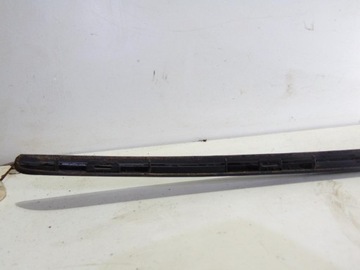 НАКЛАДКА ПЕРЕДНЕГО ОКНА СПРАВА CITROEN C4 B7 II