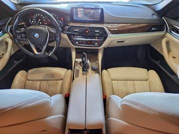 BMW Seria 5 G30-G31 2019 BMW Seria 5 530xi 2019 2.0l 2.0 Benzyna 248KM, zdjęcie 8