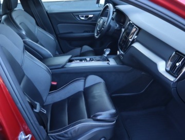 Volvo S60 II Sedan Facelifting 2.0 T4 DRIVE-E 190KM 2019 Volvo S60 T4, Salon Polska, Automat, VAT 23%, zdjęcie 8