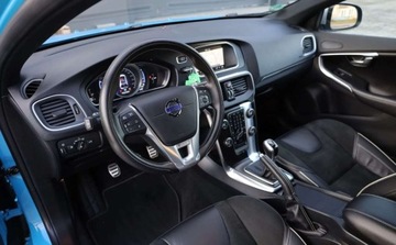 Volvo V40 II Cross Country 2.0 T3 DRIVE-E 152KM 2016 Volvo V40 Volvo V40 T3 RDesign 2.0 Benzyna 152KM, zdjęcie 15