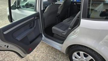 Volkswagen Touran II 1.6 TDI 105KM 2014 Volkswagen Touran Sewisowany 1.6 TDI, zdjęcie 9