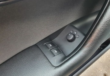 Audi A3 8P Hatchback 3d 2.0 TDI CR 140KM 2009 Audi A3 3-drzwiowe BOSE Tempomat GetHelp 2.0 Diesel 140KM, zdjęcie 17