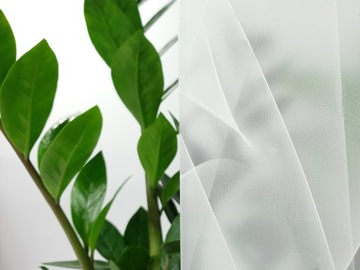 Статическая оконная фольга для стеклянных вставок в оформлении мебельного окна