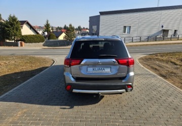 Mitsubishi Outlander III SUV Facelifting 2015 2.0 MIVEC 150KM 2016 Mitsubishi Outlander LIFT 2.0 150KM Kamera 1-Wlasciciel Ks.Serwisowa 2.0, zdjęcie 4