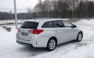 Toyota Auris II Touring Sports D-4D 90 90KM 2014 Toyota Auris 1.4D-4D 90KM 1wlascicel Bezwypadkowy Oryginalny przebieg Zero, zdjęcie 6