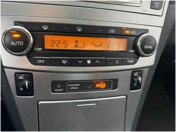 Toyota Avensis III Sedan Facelifting 2.0 D-4D 124KM 2013 Toyota Avensis sedan, zdjęcie 31