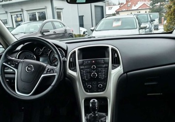 Opel Astra J Hatchback 5d 1.4 Turbo ECOTEC 140KM 2011 Opel Astra sprowadzone zarejestrowane 1.4 Benzyna 140KM, zdjęcie 11