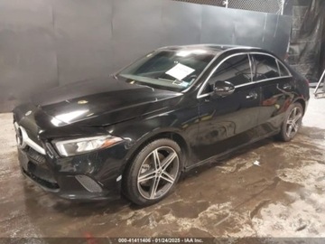 Mercedes Klasa A W177/V177 2021 Mercedes-Benz Klasa A 2021r., A 220, od ubezpieczalni 2.0 Benzyna 188KM, zdjęcie 2