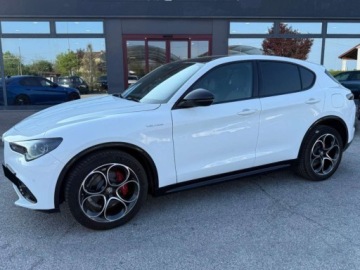Alfa Romeo Stelvio SUV Facelifting 2023 2.0 GME Turbo 280KM 2025 2.0 Turbo Veloce Q4 (280 KM) Dach przeszklony, rozsuwany elektrycznie, zdjęcie 1