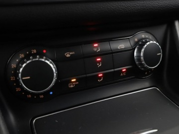 Mercedes CLA C117 Shooting Brake 1.6 180 122KM 2016 Mercedes CLA 180 automat navi kamera tempomat, zdjęcie 26