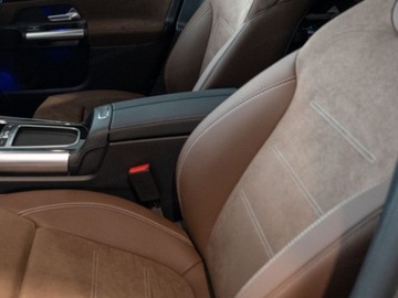 Mercedes GLA II Off-roader Facelifting 2.0 220 190KM 2025 MERCEDES-BENZ GLA 220 4-Matic AMG Line 2.0 (190KM) 2025, zdjęcie 3