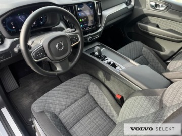 Volvo XC60 II 2024 Volvo XC 60 FV23% SalonPL B5B AWD Core LED Tempoma, zdjęcie 9