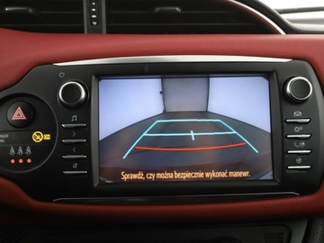 Toyota Yaris III Hatchback 5d Facelifting 2017 1.5 Dual VVT-iE 111KM 2018 Toyota Yaris klima-auto kamera Bluetooth tempomat, zdjęcie 23